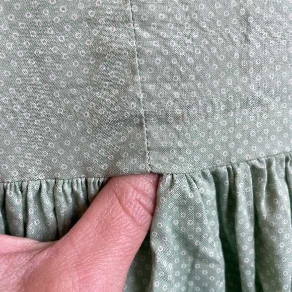 Vintage green dress with lace and bows - Picture 6 of 9